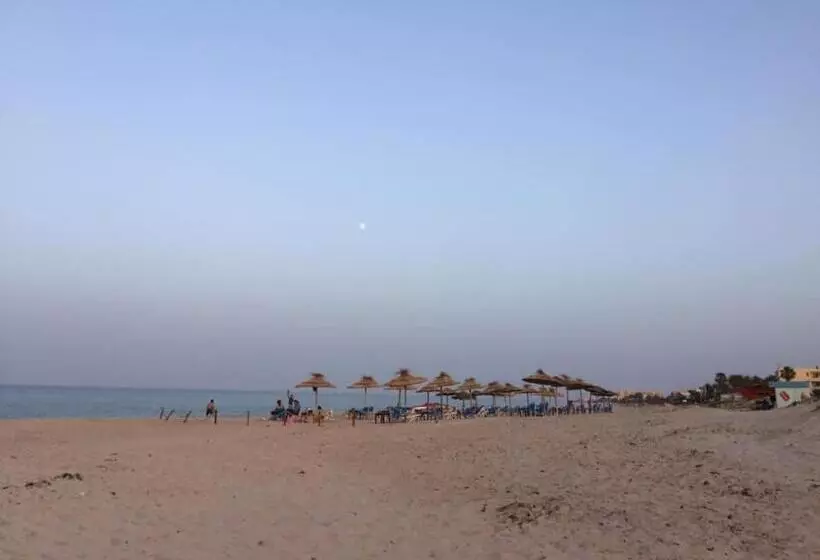 Majatalo Grand S+1 Avec Vaste Terrasse Panoramique