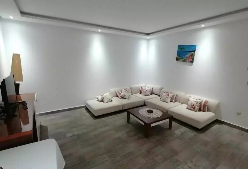 Majatalo Grand S+1 Avec Vaste Terrasse Panoramique