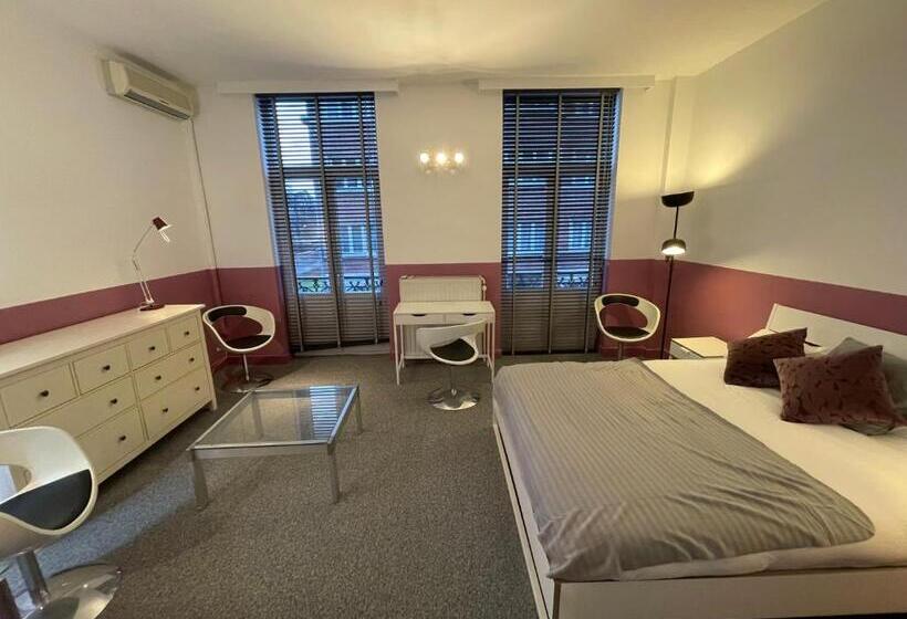 پانسیون Le Village D Ezra