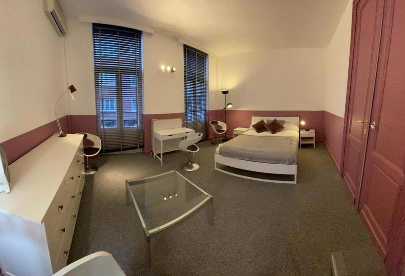 پانسیون Le Village D Ezra