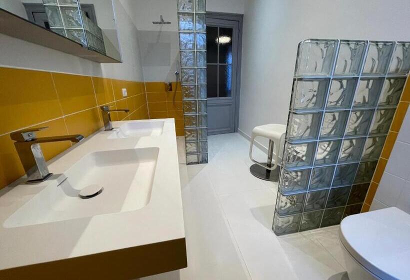 پانسیون Le Village D Ezra