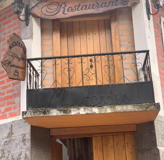 ペンション Mercedes Restaurant B&b