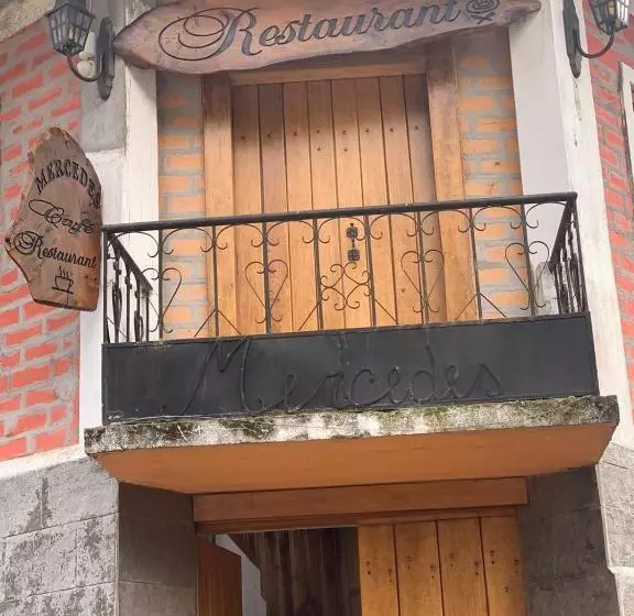 ペンション Mercedes Restaurant B&b