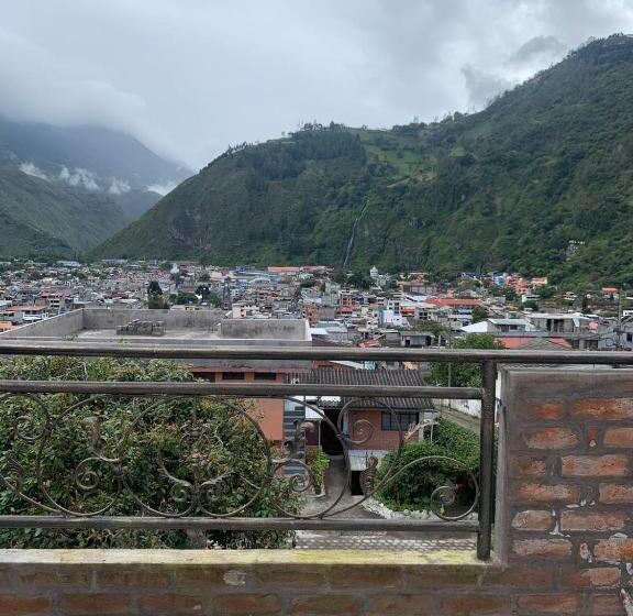 ペンション Mercedes Restaurant B&b