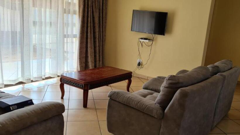 Pension (Hôtel basse catégorie) Moy Invest Holdings Bohlale