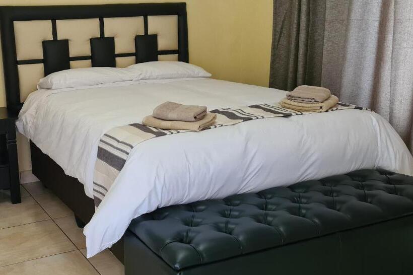 Pension (Hôtel basse catégorie) Moy Invest Holdings Bohlale