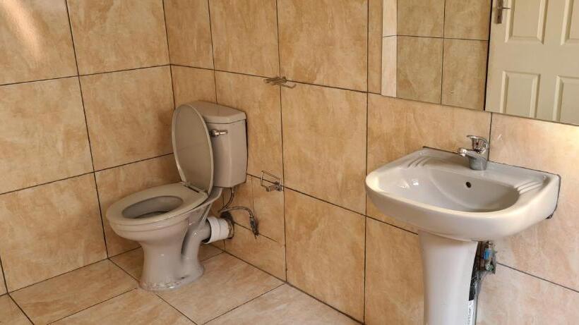 Pension (Hôtel basse catégorie) Moy Invest Holdings Bohlale