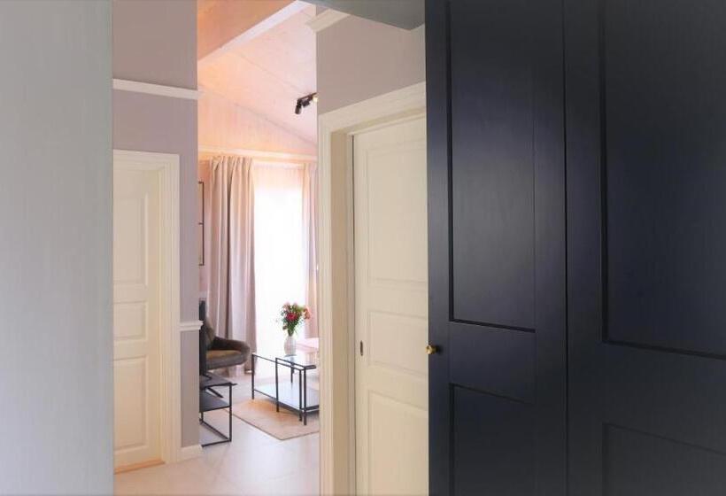 Pension (Hôtel basse catégorie) Red Roof Retreat