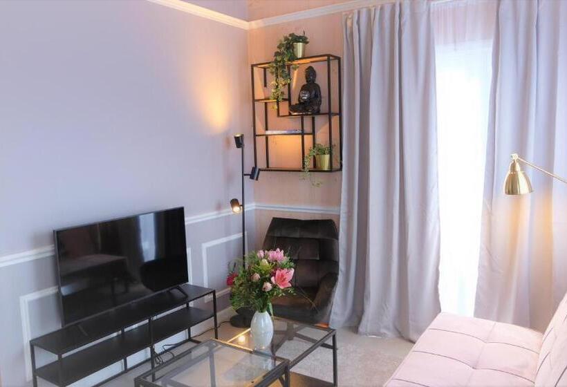 Pension (Hôtel basse catégorie) Red Roof Retreat