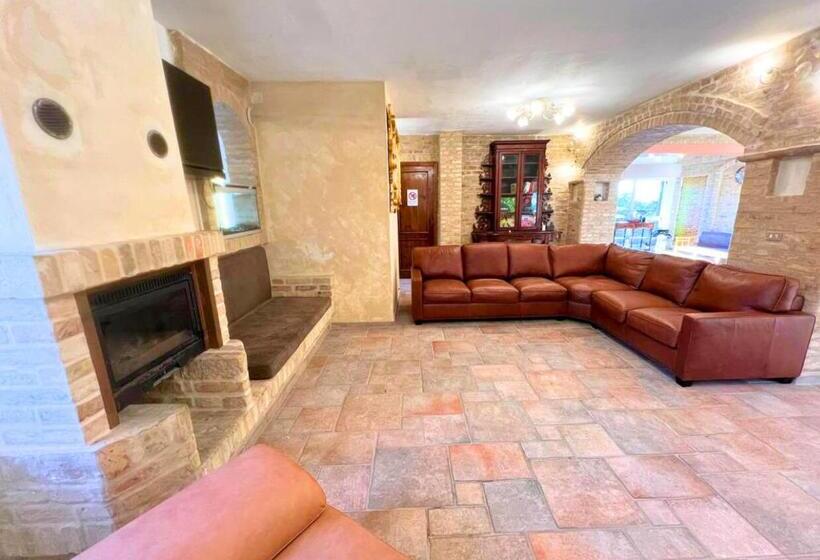 פנסיון Villa Quadrifoglio