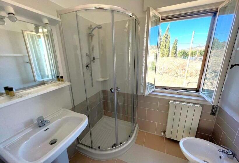 פנסיון Villa Quadrifoglio