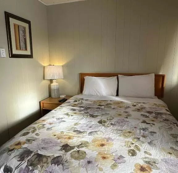 Town And Country Motel