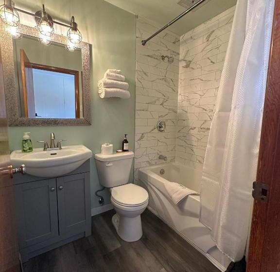 Town And Country Motel