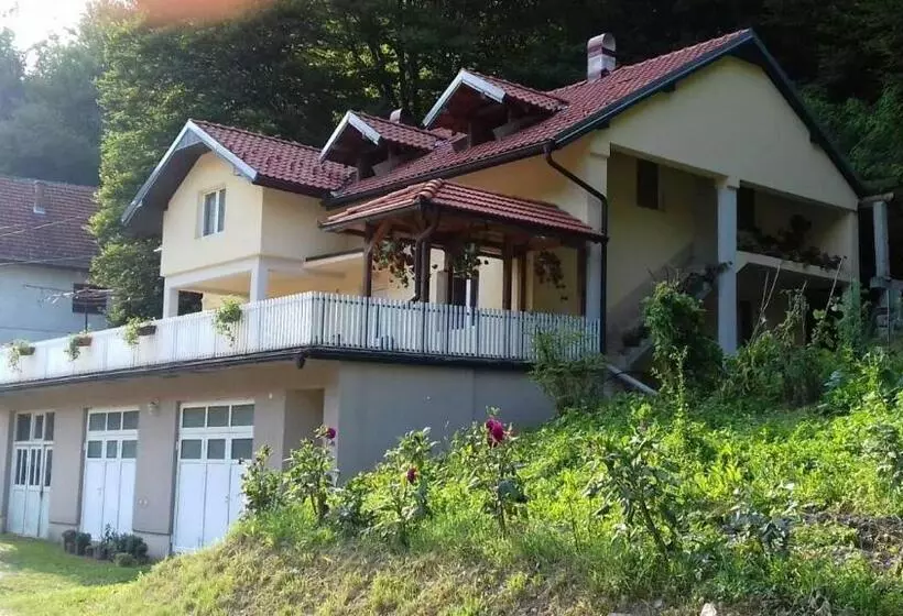 تختخواب و صبحانه Guesthouse Stanojevic
