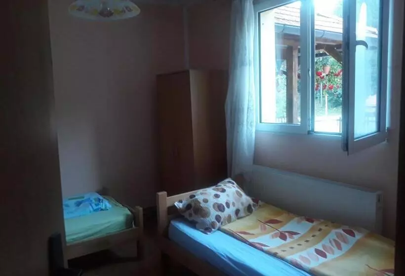 تختخواب و صبحانه Guesthouse Stanojevic