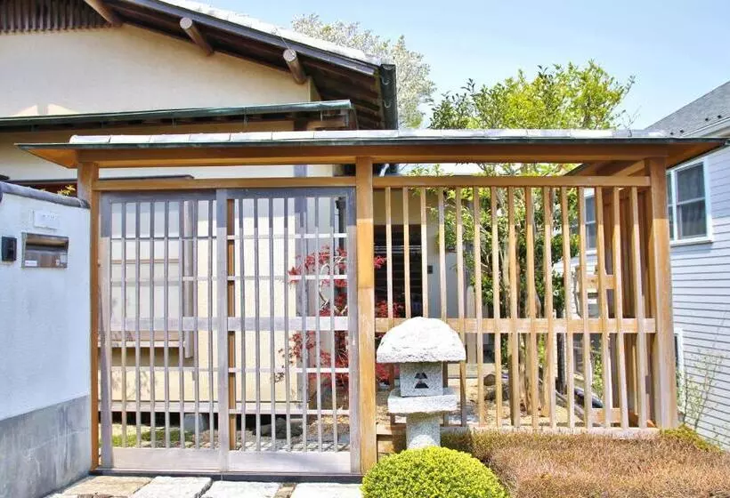 Aamiaismajoitus (B&B) 藤花楼 Kamakura