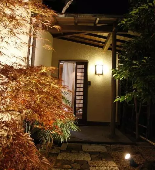 Aamiaismajoitus (B&B) 藤花楼 Kamakura