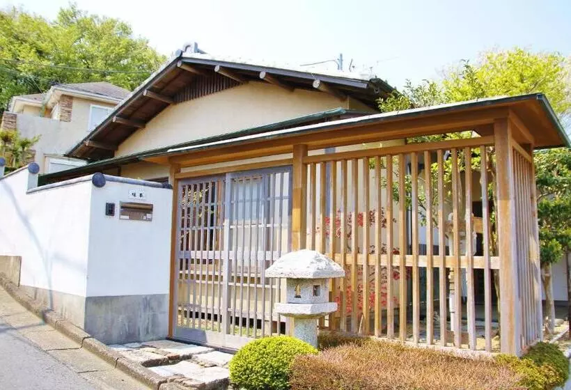 Aamiaismajoitus (B&B) 藤花楼 Kamakura