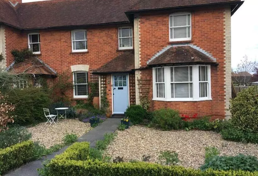 ベッドアンドブレックファースト Tranquil, Luxurious Double Bedroom, En Suite, Cosy Private Lounge, Woodburner & Your Own Front Door