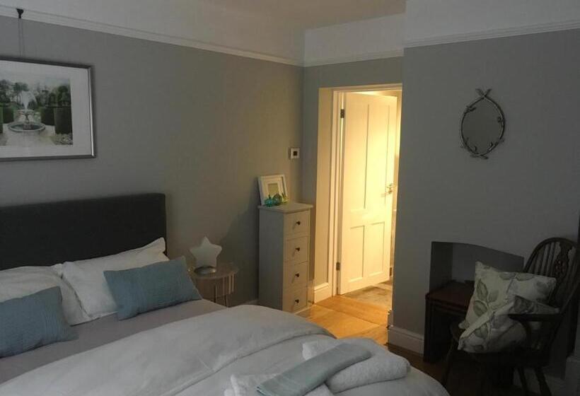 צימר Tranquil, Luxurious Double Bedroom, En Suite, Cosy Private Lounge, Woodburner & Your Own Front Door