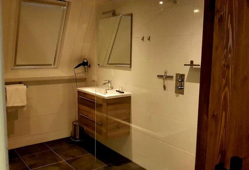 فندق Dependance Anna S Zusje