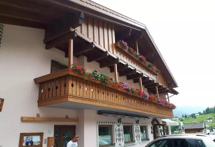 ホテル Garni Eden Bed And Breakfast