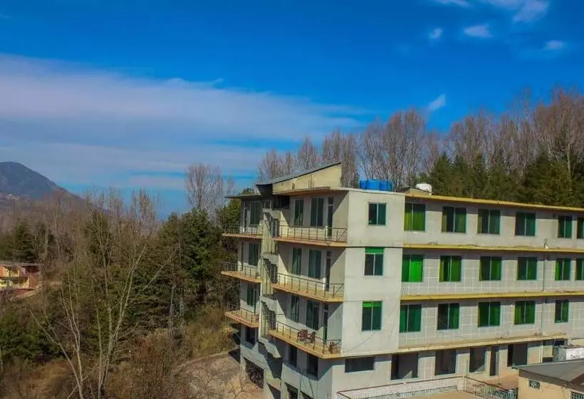 هتل Green Valley Bhurban Apartments