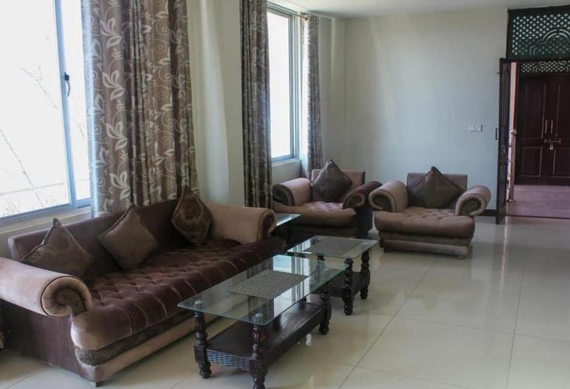 هتل Green Valley Bhurban Apartments