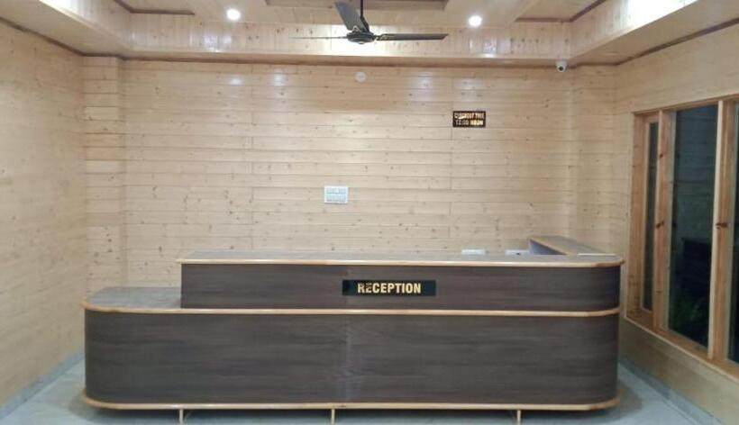 ホテル The White House