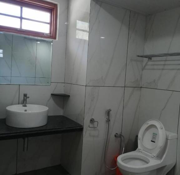 ホテル The White House