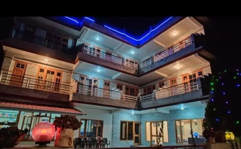 Hotelli The White House