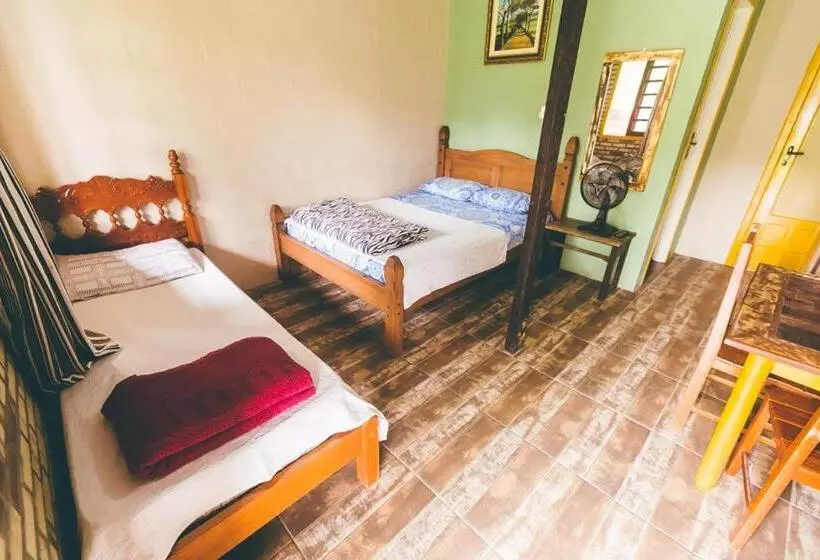 ペンション Chalés Caminhos Do Rosa