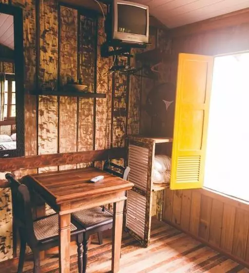 ペンション Chalés Caminhos Do Rosa