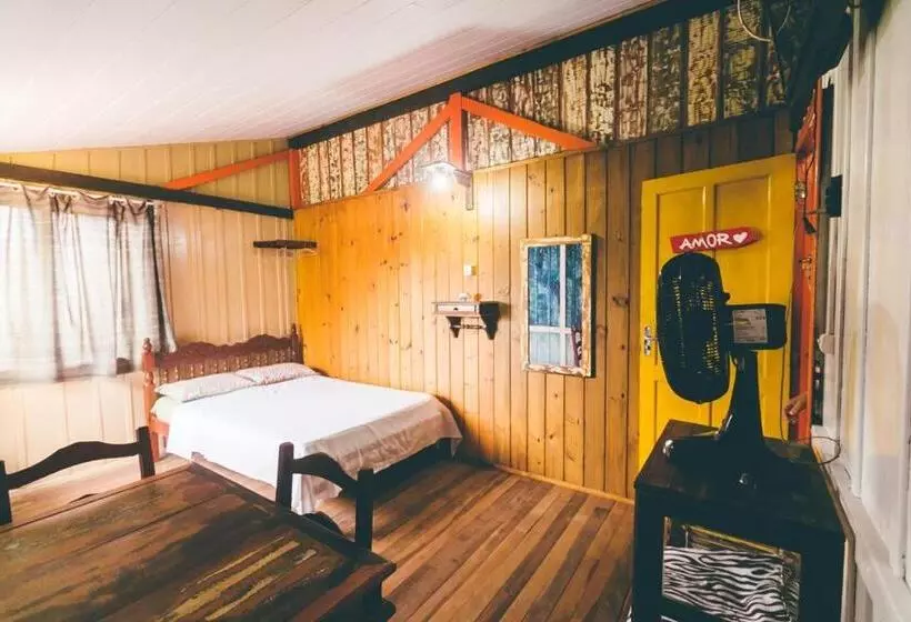 ペンション Chalés Caminhos Do Rosa