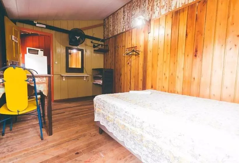 ペンション Chalés Caminhos Do Rosa