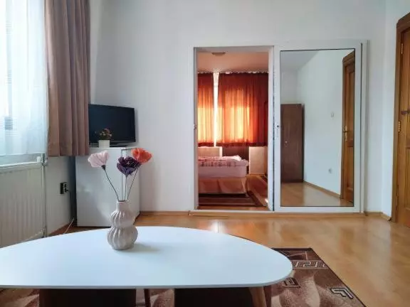 ペンション Djolevi Guesthouse