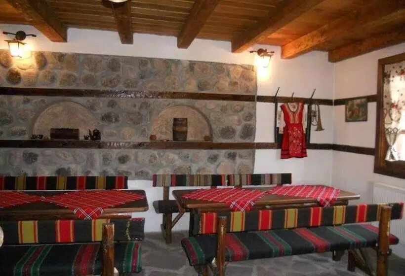 ペンション Djolevi Guesthouse