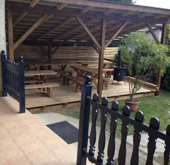 膳宿费 Ipoly Party Ház