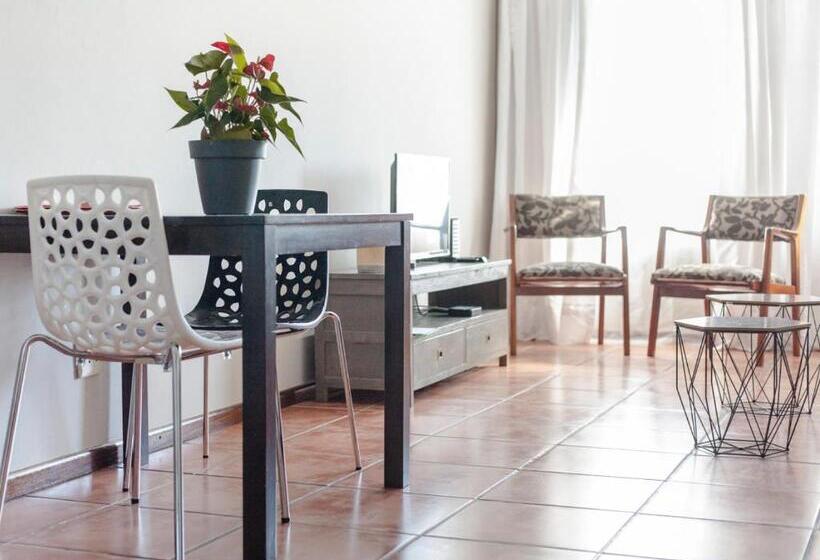 بنسيون Julinas Guesthouse