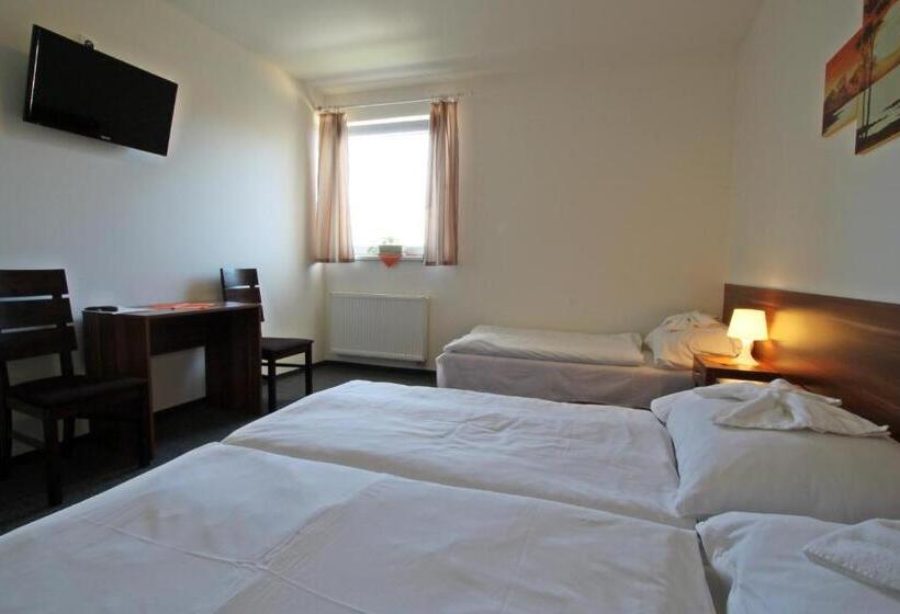 ペンション Penzión Pagy