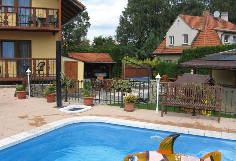 פנסיון Penzion Tina