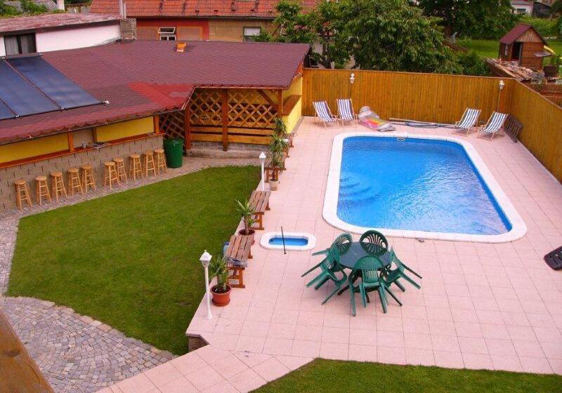 פנסיון Penzion Tina