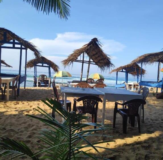 Majatalo Summer Lanka Beach Side