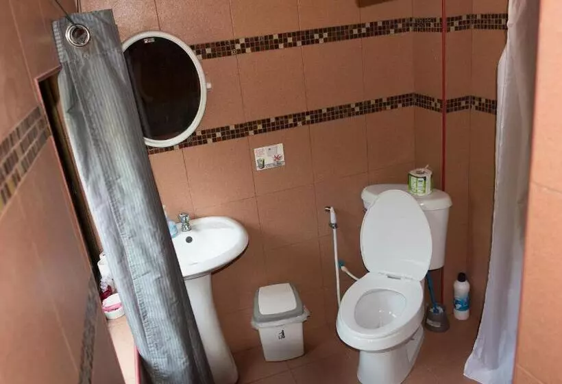 Majatalo Sunflower Boathouse