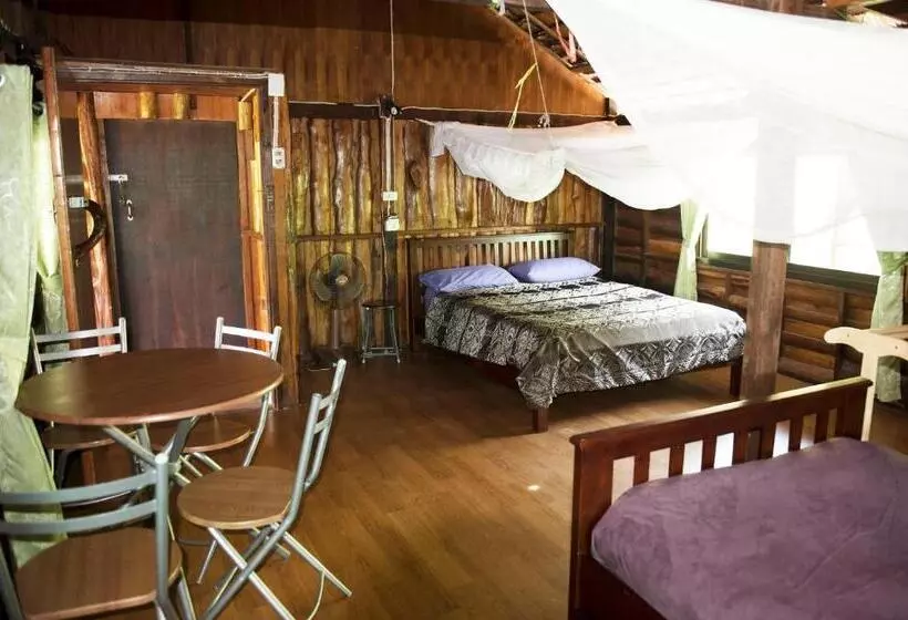 Majatalo Sunflower Boathouse