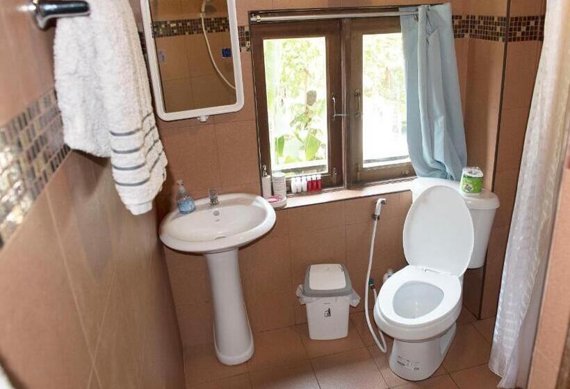 Pensió Sunflower Boathouse