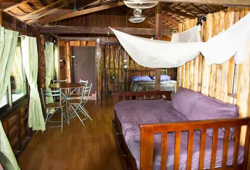 Majatalo Sunflower Boathouse