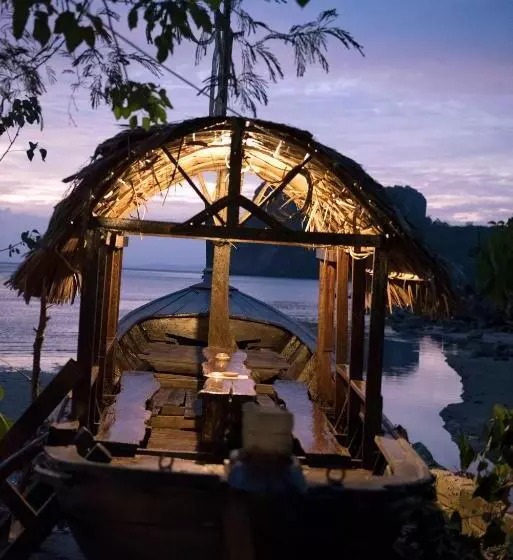 Majatalo Sunflower Boathouse