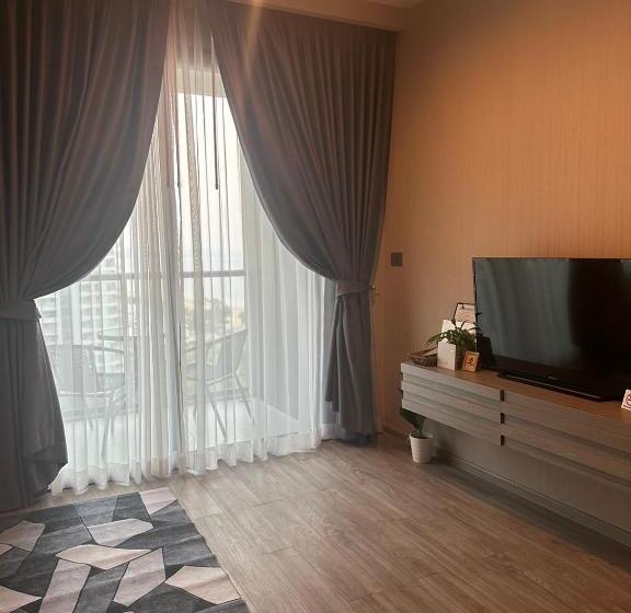 Resort Beachfront Jomtien   Pattaya Smile