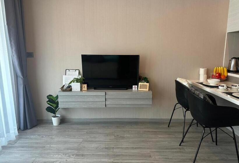 Resort Beachfront Jomtien   Pattaya Smile